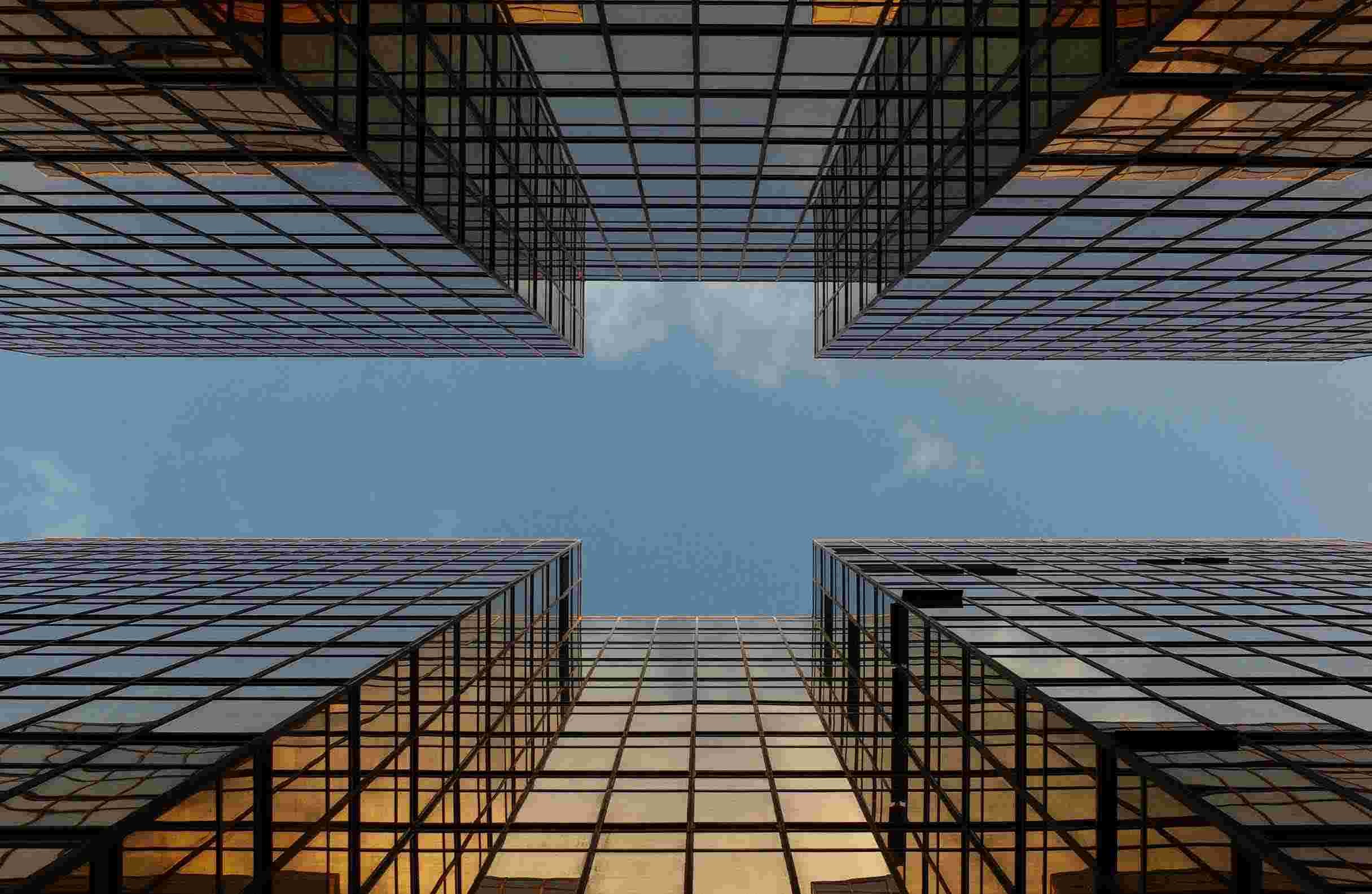 UHF RFIDステッカーによる在庫管理の効率化：小売業務の強化