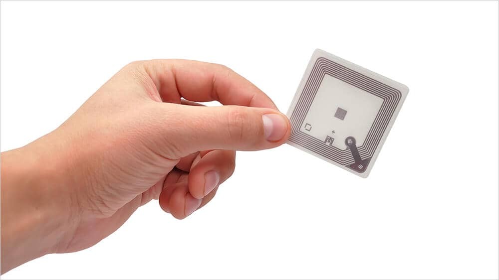 伝統から革新へ：RFIDはいかにして産業を変革しているか