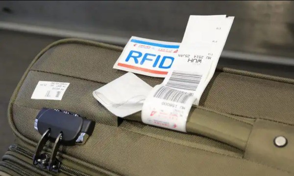 航空旅行におけるRFID革命：スマート手荷物システムで紛失手荷物問題を解決