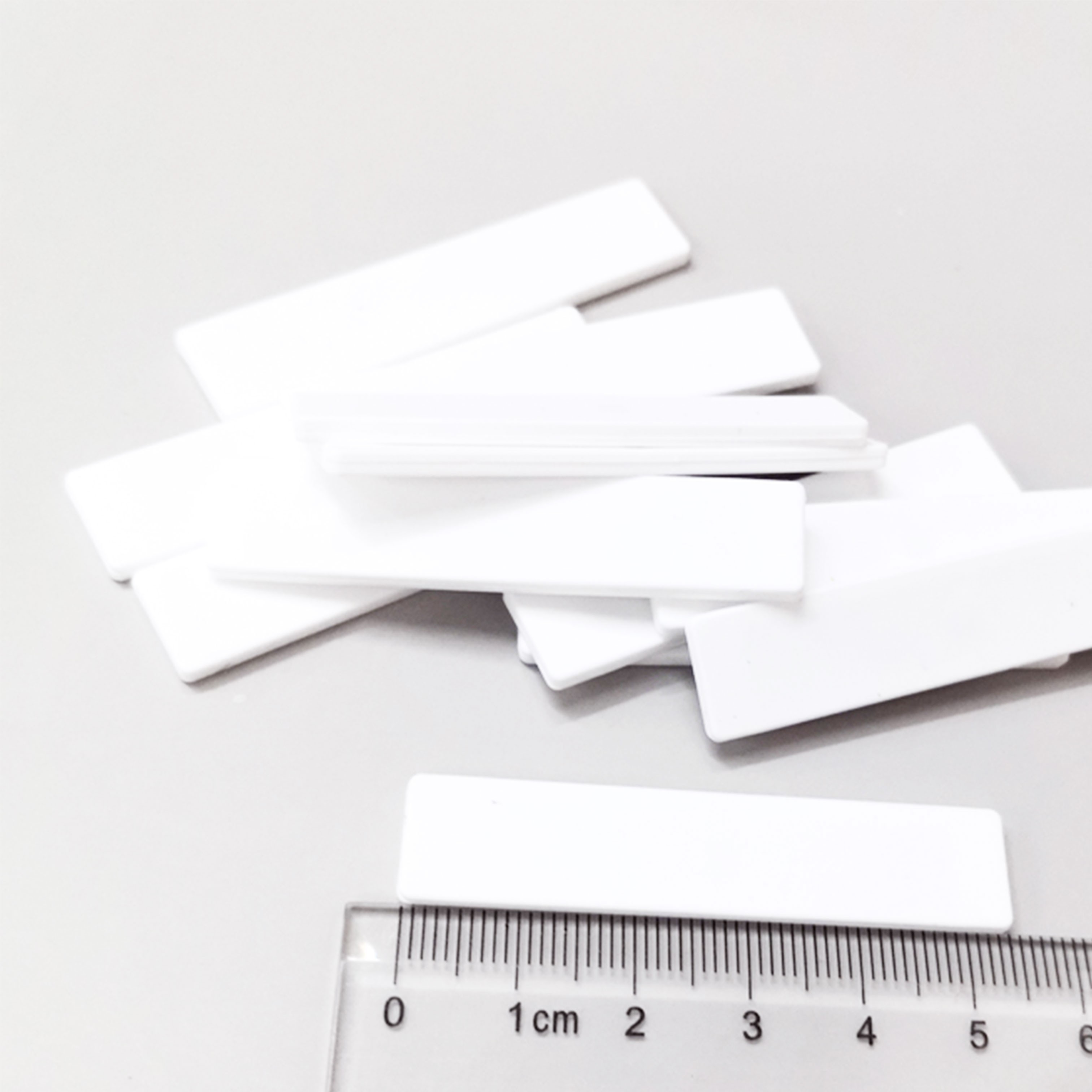 JT-F5512 860-960MHz UHFシリコンRFIDランドリータグ